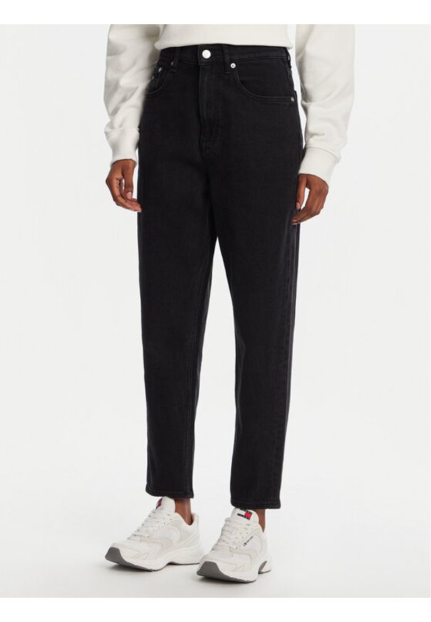 Tommy Jeans Jeansy DW0DW21389 Czarny Mom Fit. Kolor: czarny