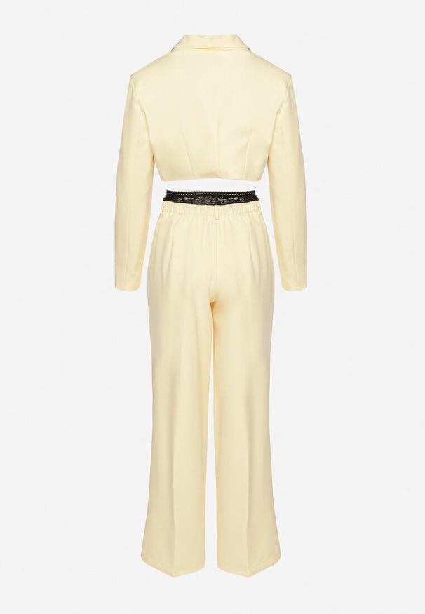 Born2be - Żółty Komplet Krótka Marynarka z Usztywnionymi Miseczkami i Szerokie Spodnie Liozana. Kolor: żółty. Materiał: koronka. Wzór: koronka