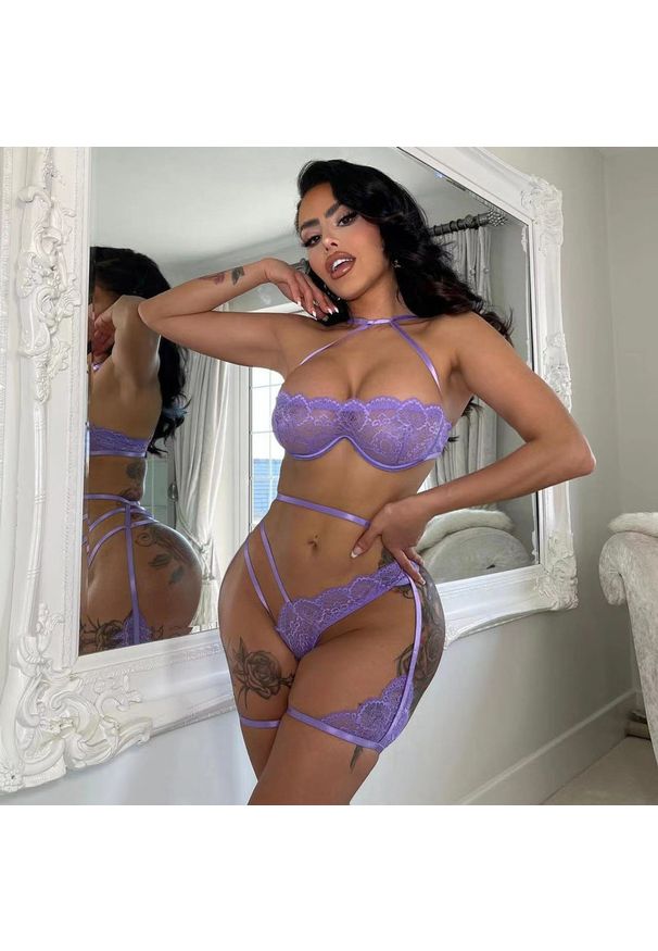 Intica - Koronkowa bielizna z półmiseczkami regulowane ramiączka Rebekah. Kolor: fioletowy. Materiał: koronka. Wzór: koronka