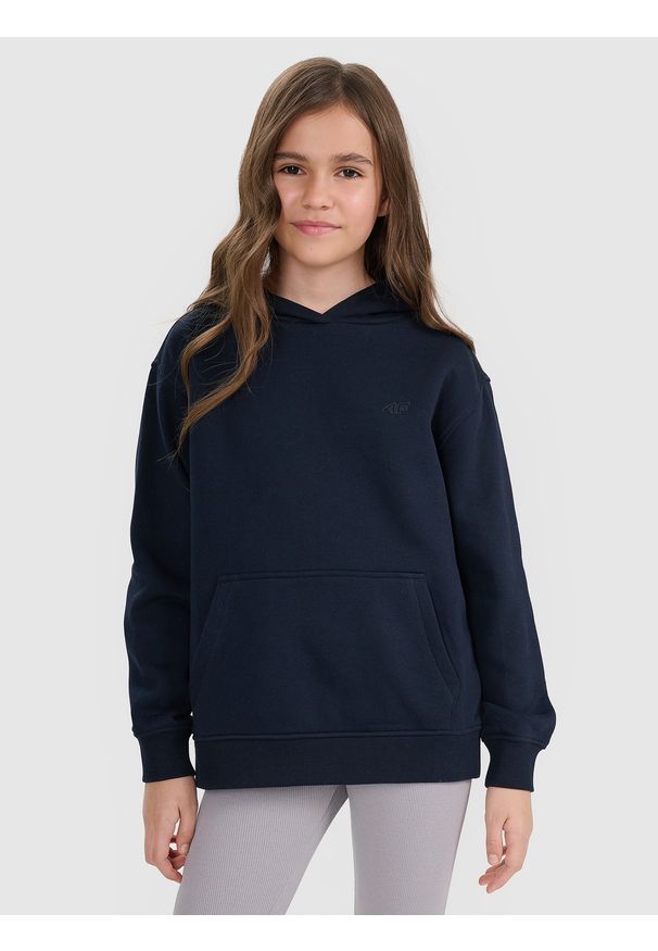 4f - 4F Bluza dresowa nierozpinana z kapturem dziewczęca - granatowa 122 (6-7 lat). Okazja: na co dzień. Typ kołnierza: kaptur. Kolor: niebieski. Materiał: dresówka. Wzór: ze splotem, gładki. Sezon: lato. Styl: casual, sportowy