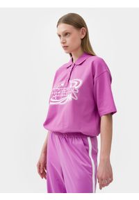 4f - T-shirt oversize z nadrukiem damski. Okazja: na co dzień. Kolor: fioletowy. Materiał: bawełna. Wzór: nadruk. Styl: casual