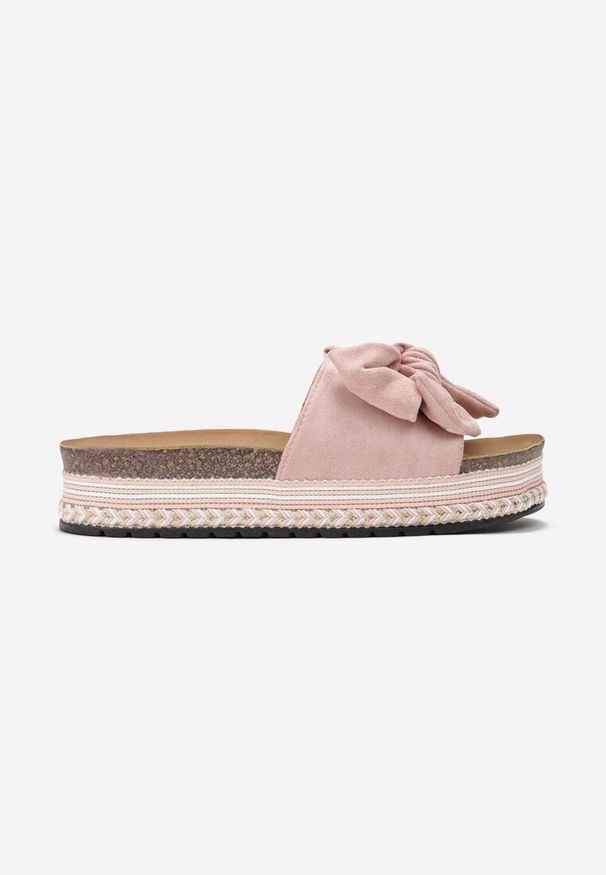 Born2be - Różowe Klapki Hyrmamene. Kolor: różowy. Materiał: jeans. Wzór: aplikacja, ze splotem. Styl: klasyczny
