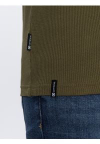 Ombre Clothing - Longsleeve męski o strukturze "wafla" - oliwkowy V3. Okazja: na co dzień. Kolor: oliwkowy. Materiał: bawełna. Długość rękawa: długi rękaw. Styl: klasyczny, sportowy, casual #3