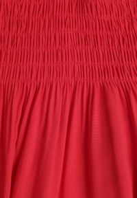 Born2be - Czerwona Rozkloszowana Bawełniana Sukienka na Ramiączkach z Gumkami i Falbanką Mevesta. Okazja: na spacer. Typ kołnierza: dekolt kwadratowy, kołnierz z falbankami. Kolor: czerwony. Materiał: bawełna. Długość rękawa: na ramiączkach #8