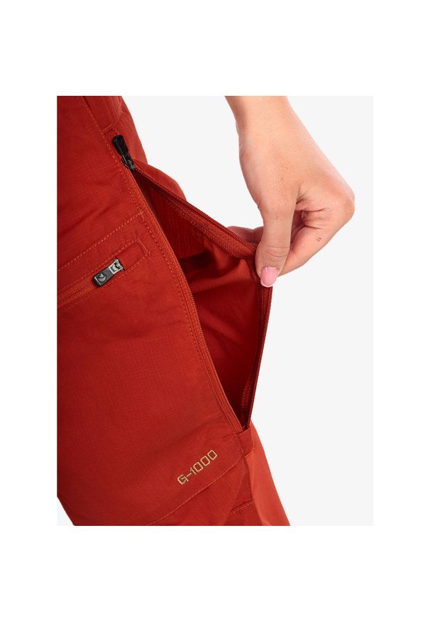 Fjällräven - Spodnie trekkingowe damskie Fjallraven Abisko Lite Trekking Trs Reg. Kolor: czerwony. Sezon: lato. Sport: turystyka piesza