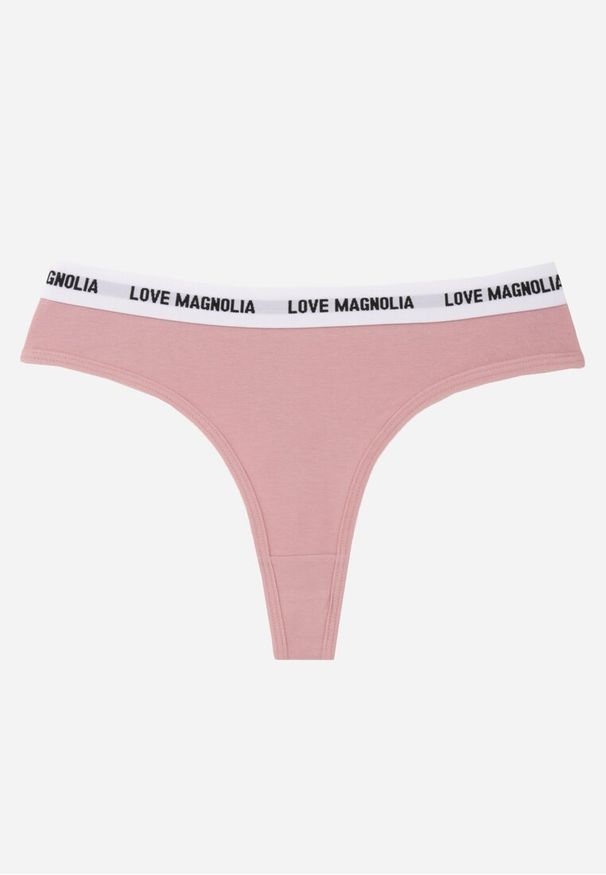 Renee - Różowe Majtki Stringi z Bawełną Ozdobione Napisami Amero. Kolor: różowy. Materiał: bawełna. Wzór: aplikacja, napisy