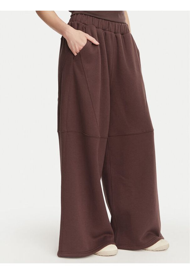 Kappa Spodnie dresowe 36226ZW Brązowy Oversize. Kolor: brązowy. Materiał: bawełna