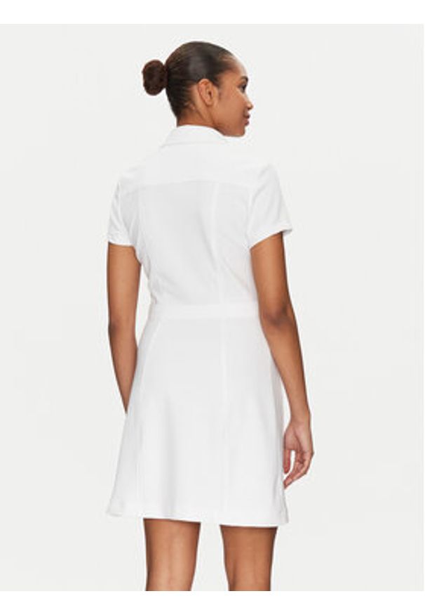 Guess Sukienka koszulowa W5GK70 KCBO2 Biały Regular Fit. Kolor: biały. Materiał: syntetyk. Typ sukienki: koszulowe