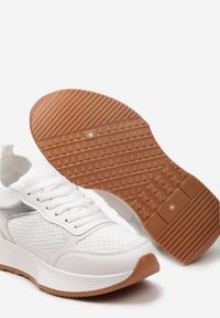 Born2be - Białe Sneakersy z Elastyczną Cholewką Vespiera. Nosek buta: okrągły. Kolor: biały. Materiał: materiał. Szerokość cholewki: normalna. Sezon: lato. Obcas: na obcasie. Wysokość obcasa: niski #6