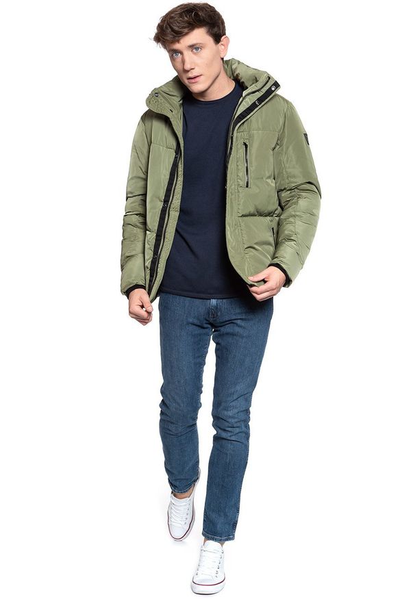 Wrangler - WRANGLER PROTECTOR JACKET MĘSKA KURTKA ZIMOWA CLOVER GREEN W4A2W3G05 112129068. Typ kołnierza: kaptur. Materiał: puch. Sezon: zima