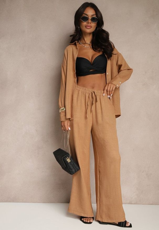 Renee - Ciemnobeżowy Komplet z Bawełny Koszula i Spodnie Wide Leg Amaddie. Kolor: beżowy. Materiał: bawełna