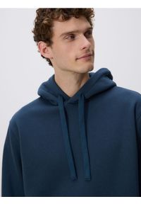 Reserved - Bluza regular z kapturem - granatowy. Typ kołnierza: kaptur. Kolor: niebieski. Materiał: bawełna, dzianina #1