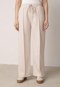 Born2be - Beżowy Dzianinowy Komplet Dresowy z Wiskozą Bluza ze Stójką i Spodnie Nevenira. Kolor: beżowy. Materiał: dzianina, wiskoza, dresówka #4