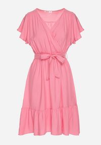 Born2be - Różowa Wiskozowa Sukienka z Kopertowym Dekoltem i Paskiem Aurenelle. Okazja: na co dzień. Typ kołnierza: dekolt kopertowy. Kolor: różowy. Materiał: wiskoza. Długość rękawa: krótki rękaw. Sezon: wiosna, lato. Typ sukienki: kopertowe. Styl: casual #6