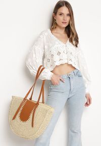 Born2be - Jasnobeżowa Plażowa Torebka Typu Shopper z Ozdobnej Plecionki z Dwoma Regulowanymi Paskami Karsaia. Kolor: beżowy. Wzór: paski #3