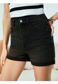 Sinsay - Szorty jeansowe - czarny. Kolor: czarny. Materiał: jeans