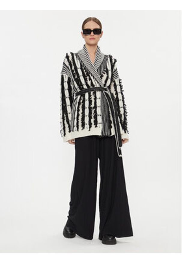 TwinSet - TWINSET Kardigan 232TT3213 Écru Regular Fit. Materiał: syntetyk