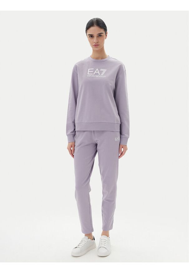 EA7 Emporio Armani Dres 7W000115 AF13135 UA092 Fioletowy Regular Fit. Kolor: fioletowy. Materiał: bawełna