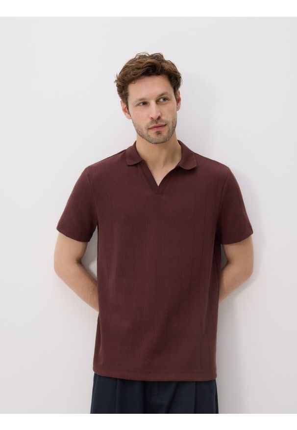 Reserved - Koszulka polo regular fit - jasnofioletowy. Typ kołnierza: polo. Kolor: fioletowy. Materiał: dzianina, bawełna