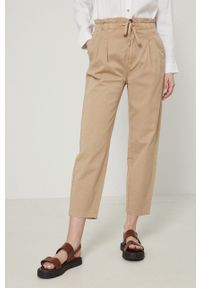 medicine - Medicine spodnie damskie kolor beżowy fason chinos high waist. Stan: podwyższony. Kolor: beżowy
