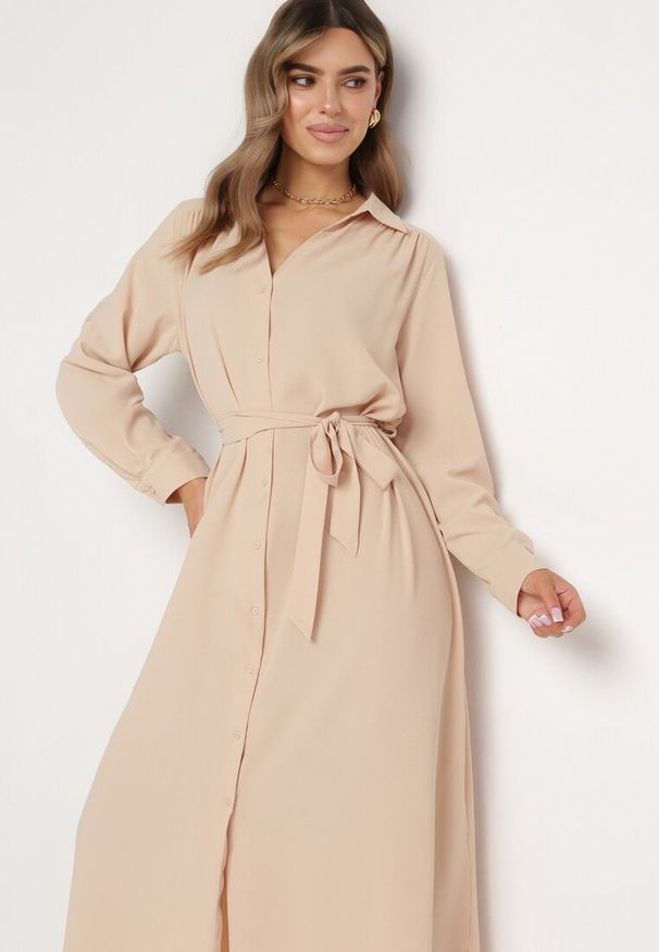 Born2be - Beżowa Rozpinana Sukienka Koszulowa z Regulowanymi Rękawami Grimoire. Kolor: beżowy. Typ sukienki: koszulowe. Styl: wizytowy, elegancki