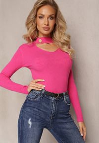Renee - Różowy Sweter Golf z Ozdobnym Wycięciem Przy Dekolcie Erticia. Typ kołnierza: golf. Kolor: różowy. Sezon: zima