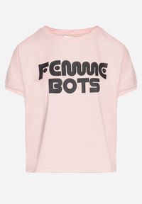 Born2be - Różowy T-shirt Ozdobiony Napisem Devenee. Okazja: na co dzień. Kolor: różowy. Materiał: jeans. Wzór: napisy, aplikacja. Styl: klasyczny, casual #7