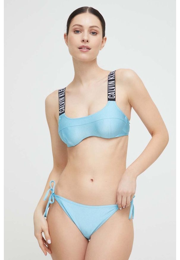 Calvin Klein biustonosz kąpielowy kolor niebieski miękka miseczka. Kolor: niebieski. Materiał: dzianina, poliamid