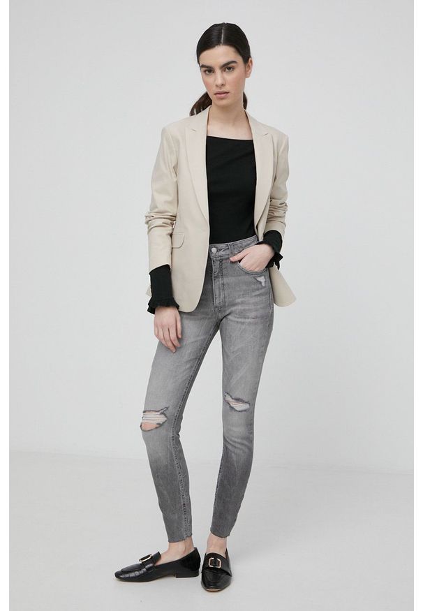 Calvin Klein Jeans jeansy J20J218611.PPYY damskie high waist. Stan: podwyższony. Kolor: szary