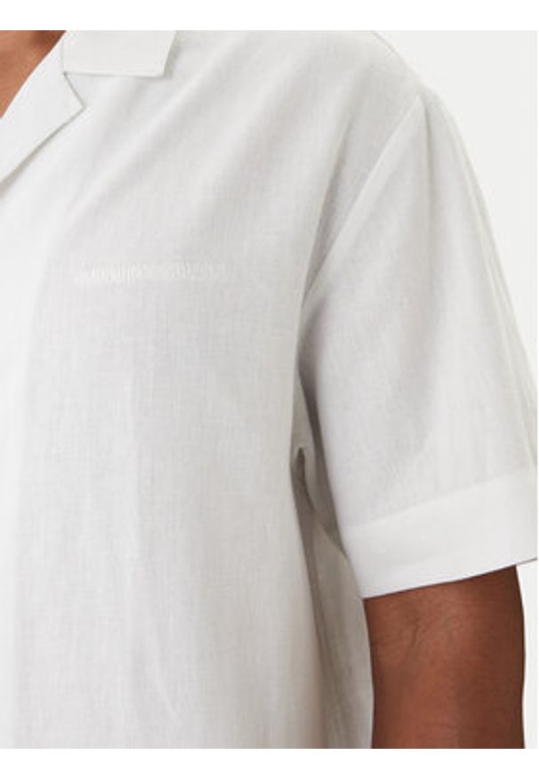 Emporio Armani Koszula EM000593 AF20590 U0002 Biały Regular Fit. Kolor: biały. Materiał: wiskoza