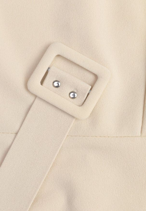 Renee - Beżowa Sukienka o Rozkloszowanym Kroju z Ozdobnym Paskiem Desiliena. Okazja: na co dzień. Kolor: beżowy. Materiał: denim. Typ sukienki: rozkloszowane. Styl: klasyczny, elegancki, casual