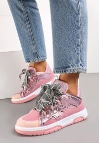 Renee - Różowe Sneakersy Ozdobione Brokatem z Oryginalnym Sznurowaniem Patricie. Kolor: różowy. Wzór: aplikacja #3