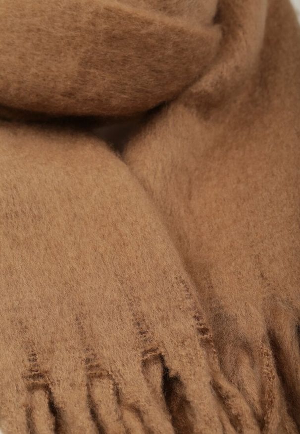 Born2be - Brązowy Szalik z Frędzlami Owedarria. Okazja: na co dzień. Kolor: brązowy. Materiał: dresówka, jeans. Styl: casual, elegancki