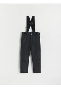 Reserved - Ocieplane spodnie z szelkami - czarny. Kolor: czarny. Materiał: tkanina