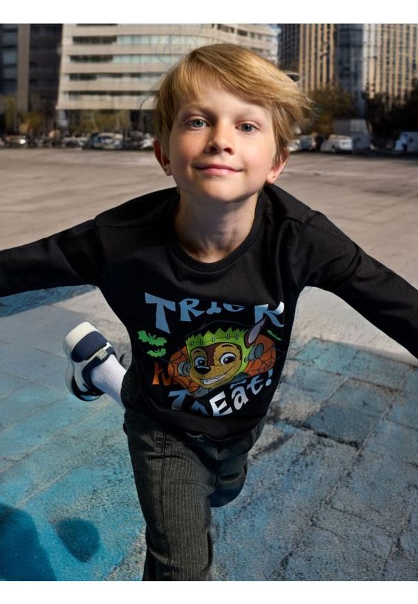 Sinsay - Koszulka z długimi rękawami Psi Patrol - czarny. Kolor: czarny. Długość rękawa: długi rękaw. Długość: długie. Wzór: nadruk