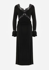Renee - Czarna Wiskozowa Sukienka Wieczorowa z Falbanami Koronką i Wiązanym Trenem Lenivna. Okazja: na ślub cywilny, na wesele. Kolor: czarny. Materiał: wiskoza, koronka. Wzór: koronka. Styl: wizytowy #7