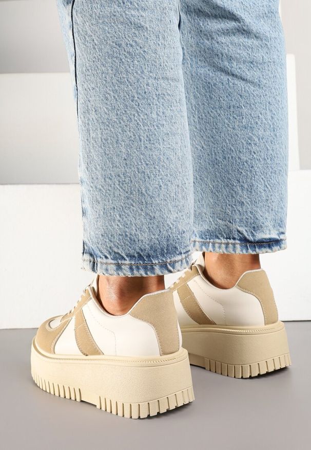 Born2be - Ciemnobeżowe Sneakersy na Grubej Podeszwie z Ozdobnym Paskiem Viviriana. Zapięcie: pasek. Kolor: beżowy. Materiał: jeans. Sezon: lato