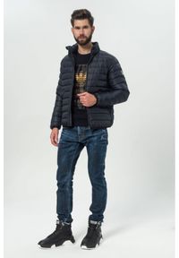 EA7 Emporio Armani - EA7 Granatowa kurtka męska, Rozmiar S. Typ kołnierza: kołnierzyk stójkowy. Kolor: niebieski. Materiał: guma, puch. Wzór: aplikacja #3