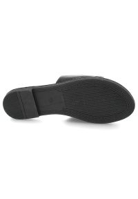 Czarne Klapki Givana Stylowe Obuwie Damskie. Okazja: na co dzień. Kolor: czarny. Materiał: skóra. Sezon: lato. Styl: elegancki #5