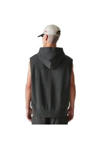 New Era - Bezrękawnik z kapturem Chicago Bulls Washed. Typ kołnierza: kaptur. Kolor: szary. Długość rękawa: bez rękawów. Sport: koszykówka