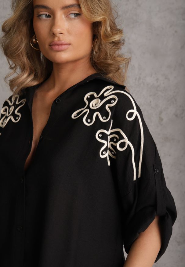 Renee - Czarna Wiskozowa Koszula Nietoperz z Regulowanymi Rękawami i Haftem Drenesh. Kolor: czarny. Materiał: wiskoza. Wzór: haft. Styl: boho