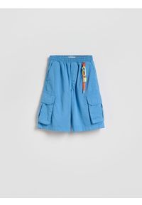 Reserved - Szorty cargo - niebieski. Kolor: niebieski. Materiał: bawełna, tkanina #1