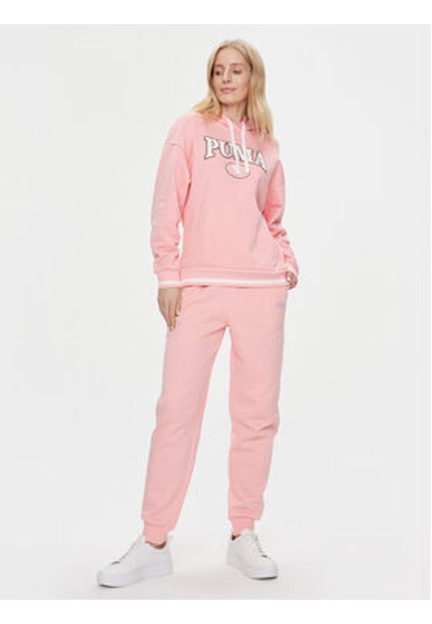 Puma Spodnie dresowe Ess+ Embroidery 670007 Różowy Regular Fit. Kolor: różowy. Materiał: syntetyk, bawełna