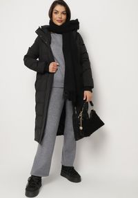 Born2be - Czarna Długa Kurtka z Kapturem Ściągaczami i Dołem Zapinanym na Napy Sialinnor. Okazja: na co dzień. Typ kołnierza: kaptur. Kolor: czarny. Materiał: jeans. Długość: długie. Styl: casual, elegancki #2