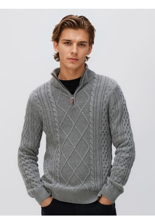 Reserved - Golf z warkoczowym splotem - szary. Typ kołnierza: golf. Kolor: szary. Materiał: bawełna, dzianina. Wzór: ze splotem