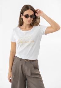 Volcano - T-shirt z printem T-CORIS. Okazja: na co dzień. Kolor: biały. Materiał: materiał, bawełna, jeans. Długość rękawa: krótki rękaw. Długość: krótkie. Wzór: nadruk. Styl: klasyczny, casual, elegancki #1