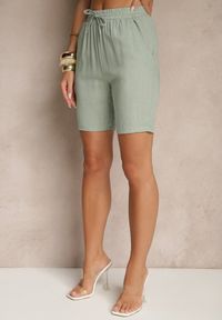 Renee - Zielone Klasyczne Szorty High Waist z Lnem Genalira. Okazja: na co dzień. Stan: podwyższony. Kolor: zielony. Materiał: len. Styl: klasyczny #4