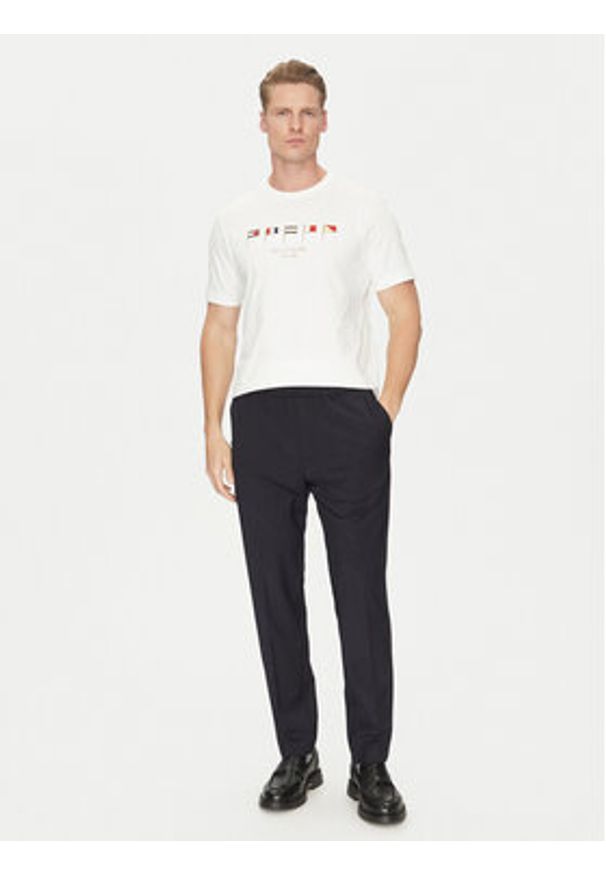 TOMMY HILFIGER - Tommy Hilfiger T-Shirt Multi Flags MW0MW38616 Biały Regular Fit. Kolor: biały. Materiał: bawełna