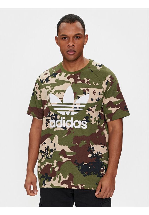 Adidas - adidas T-Shirt Camo IS0215 Zielony Regular Fit. Kolor: zielony. Materiał: bawełna