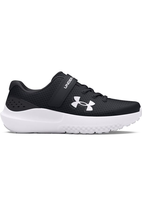 Buty do biegania chłopięce Under Armour Pre-School UA Surge 4 AC - czarne. Zapięcie: rzepy. Kolor: czarny. Szerokość cholewki: normalna